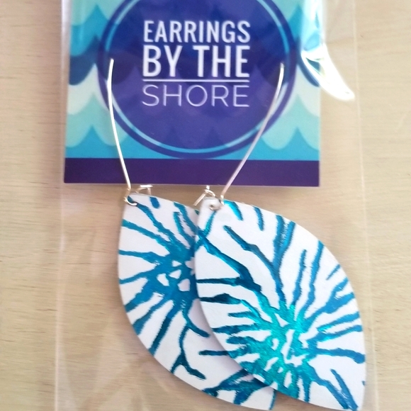 Leather earrings - Picture 4 of 5